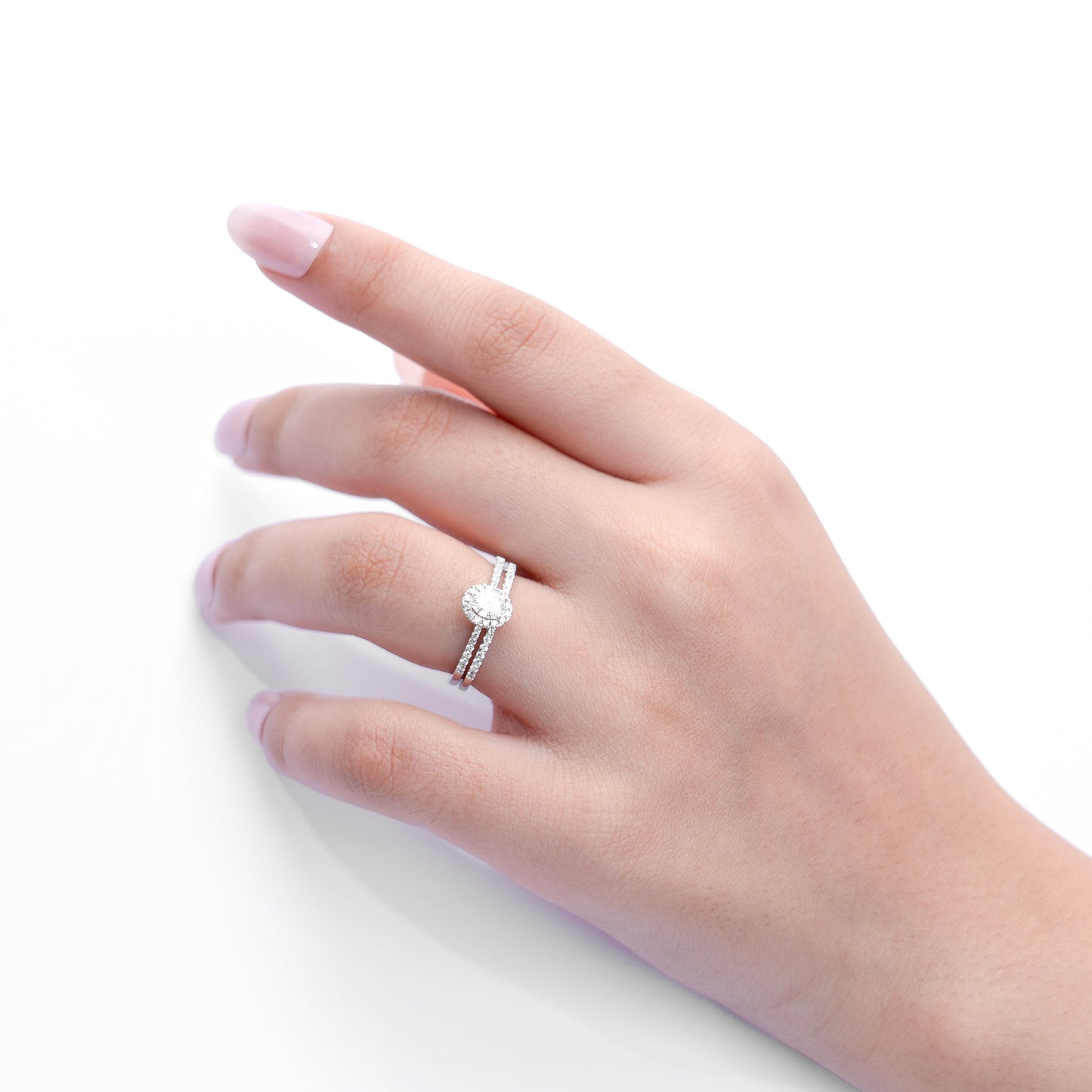 Lab Grown Diamond 0.68 CT, VS1 Oval Band Ring – Made with Silvadium (92.5 Silver + Palladium), 3.25g – Hallmarked & IGI Certified – New Age Diamond Jewelry