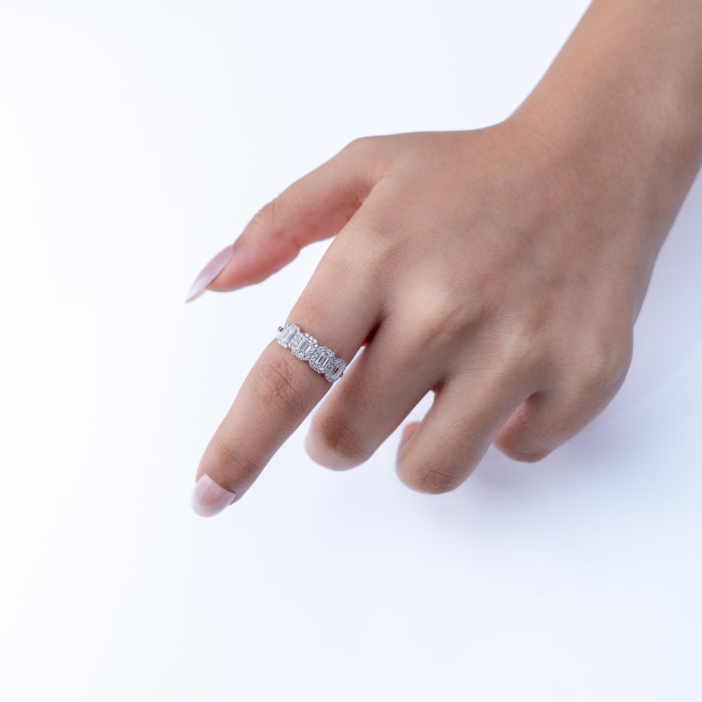 1.12 CT, VS1 IGI Certified Lab Grown Emerald Cut Diamond Halo Ring in 92.5 Silver with Palladium (Silvadium) -Hallmarked | Sustainable Diamond Band By New Age Diamonds