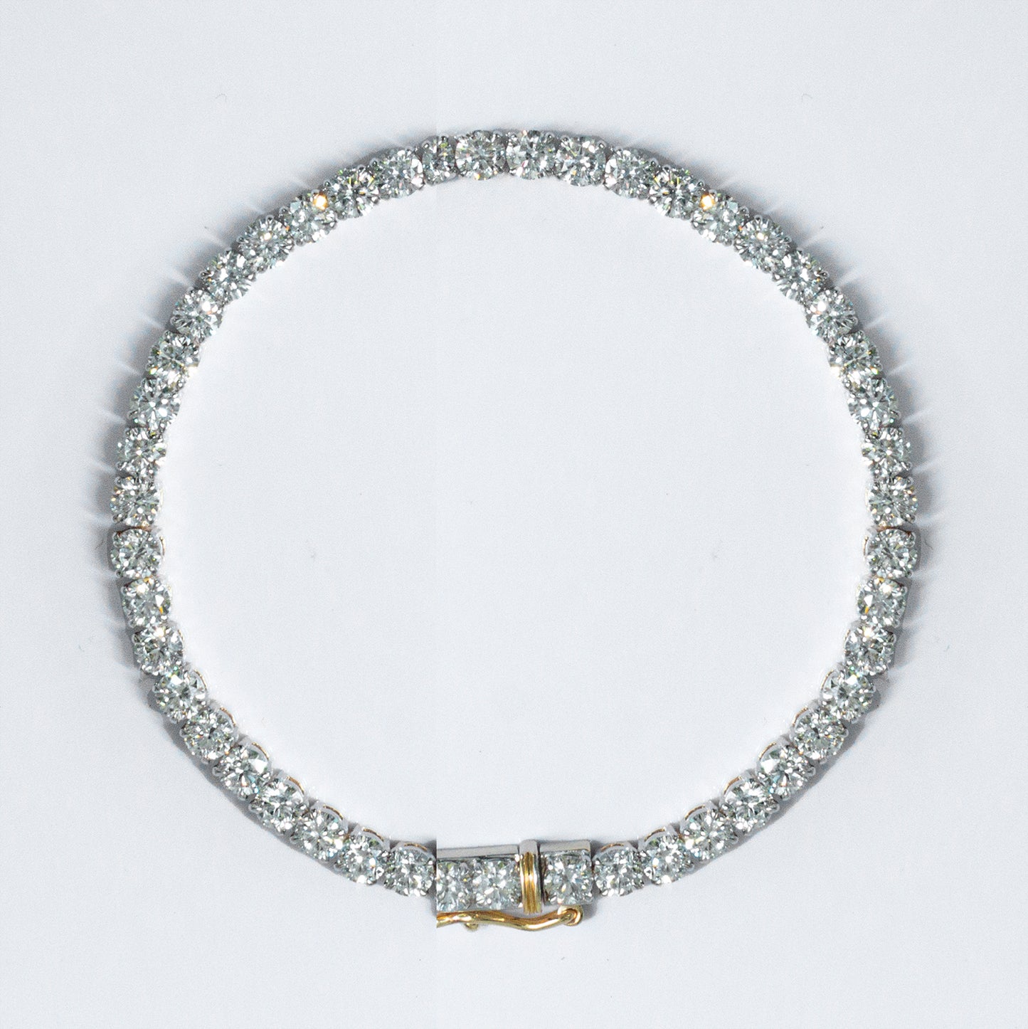 10 pointer round tennace bracelet