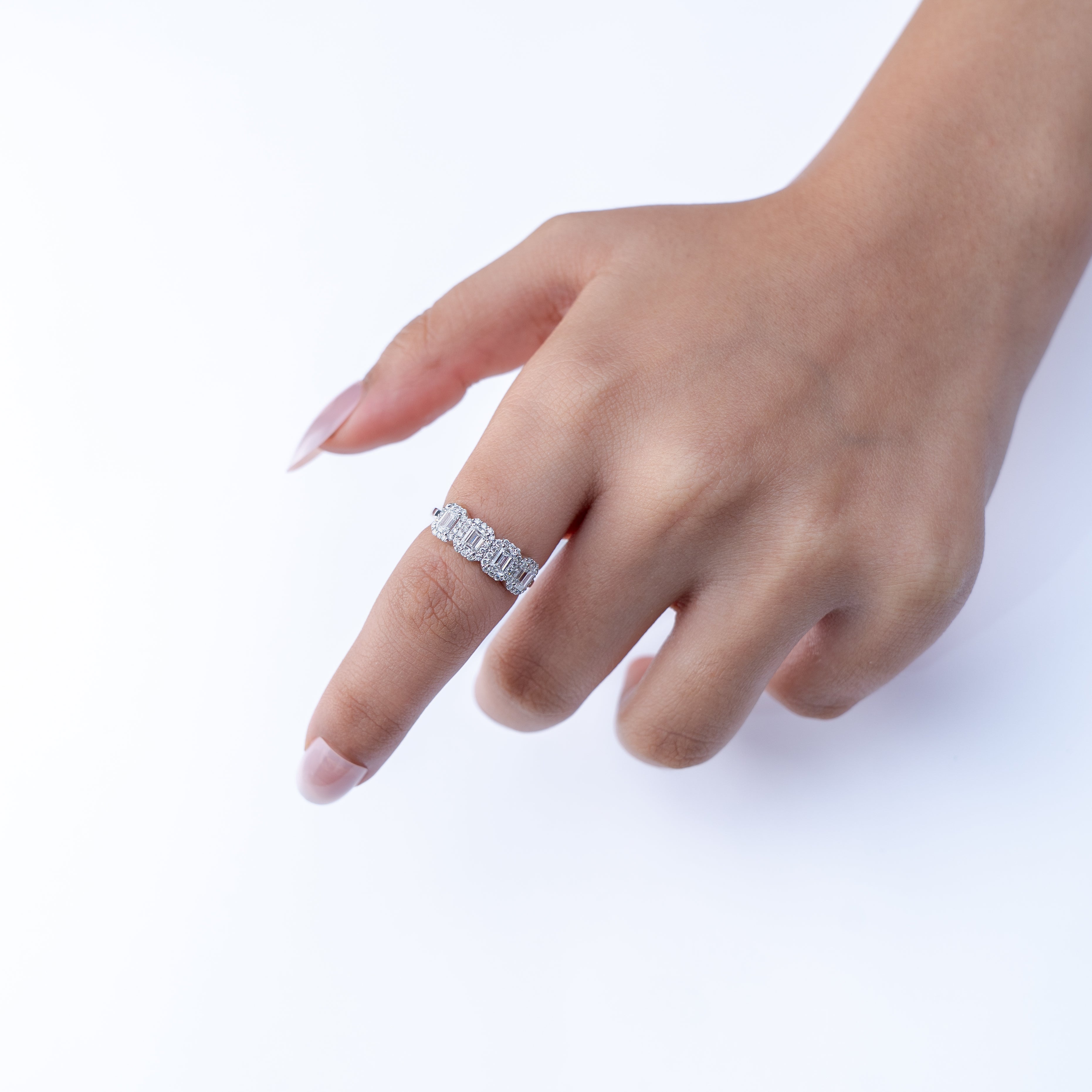1.12 CT, VS1 IGI Certified Lab Grown Emerald Cut Diamond Halo Ring in 92.5 Silver with Palladium (Silvadium) -Hallmarked | Sustainable Diamond Band By New Age Diamonds